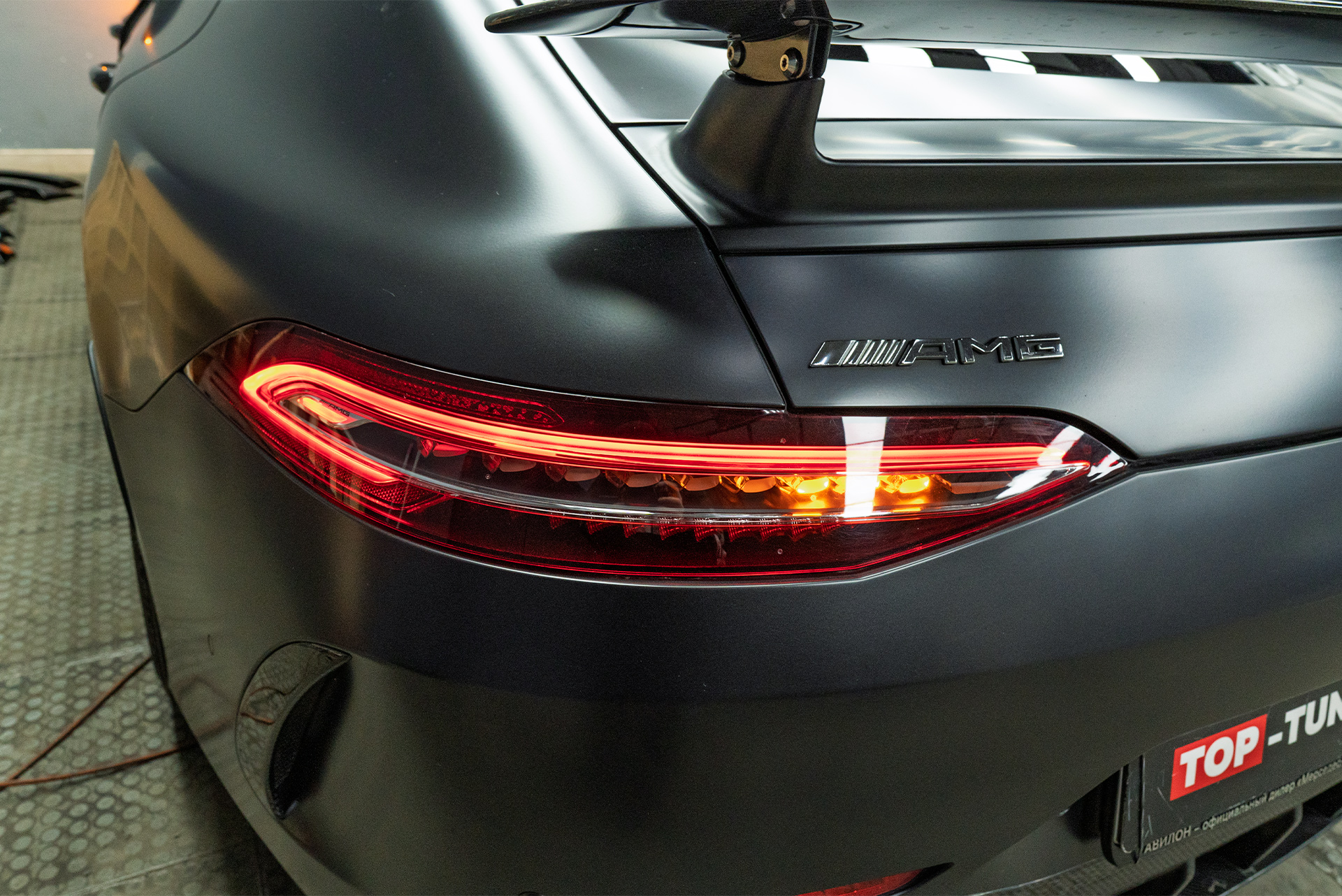Ремонт заднего фонаря Mercedes-Benz AMG GT рестайлинг &ndash; не работал стоп-сигнал