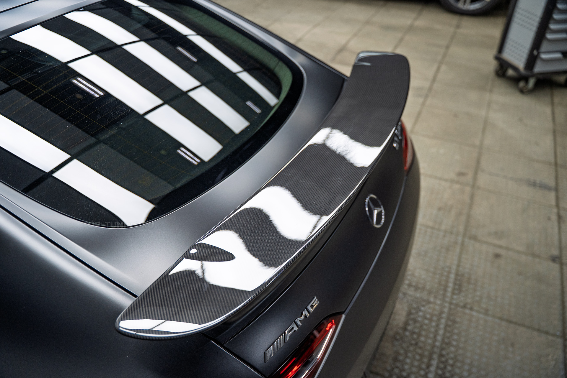 111202 Ремонт заднего фонаря Mercedes-Benz AMG GT рестайлинг &ndash; не работал стоп-сигнал