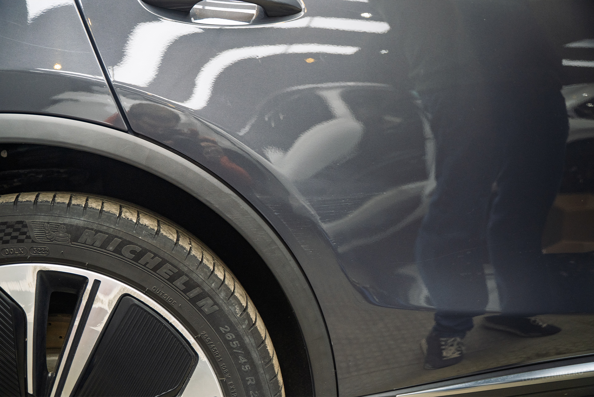 111204 Оклейка кузова сатиновой пленкой, шумоизоляция для нового BYD Tang