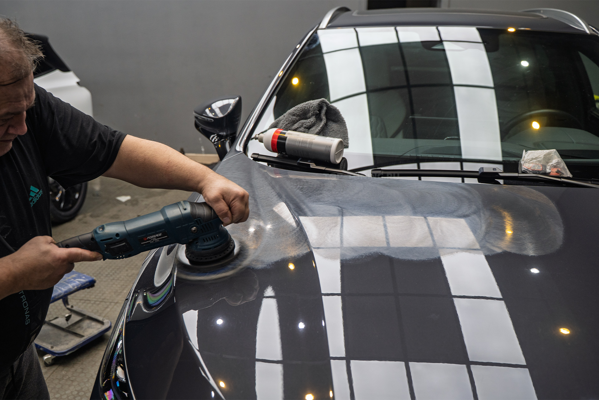 Оклейка кузова сатиновой пленкой, шумоизоляция для нового BYD Tang