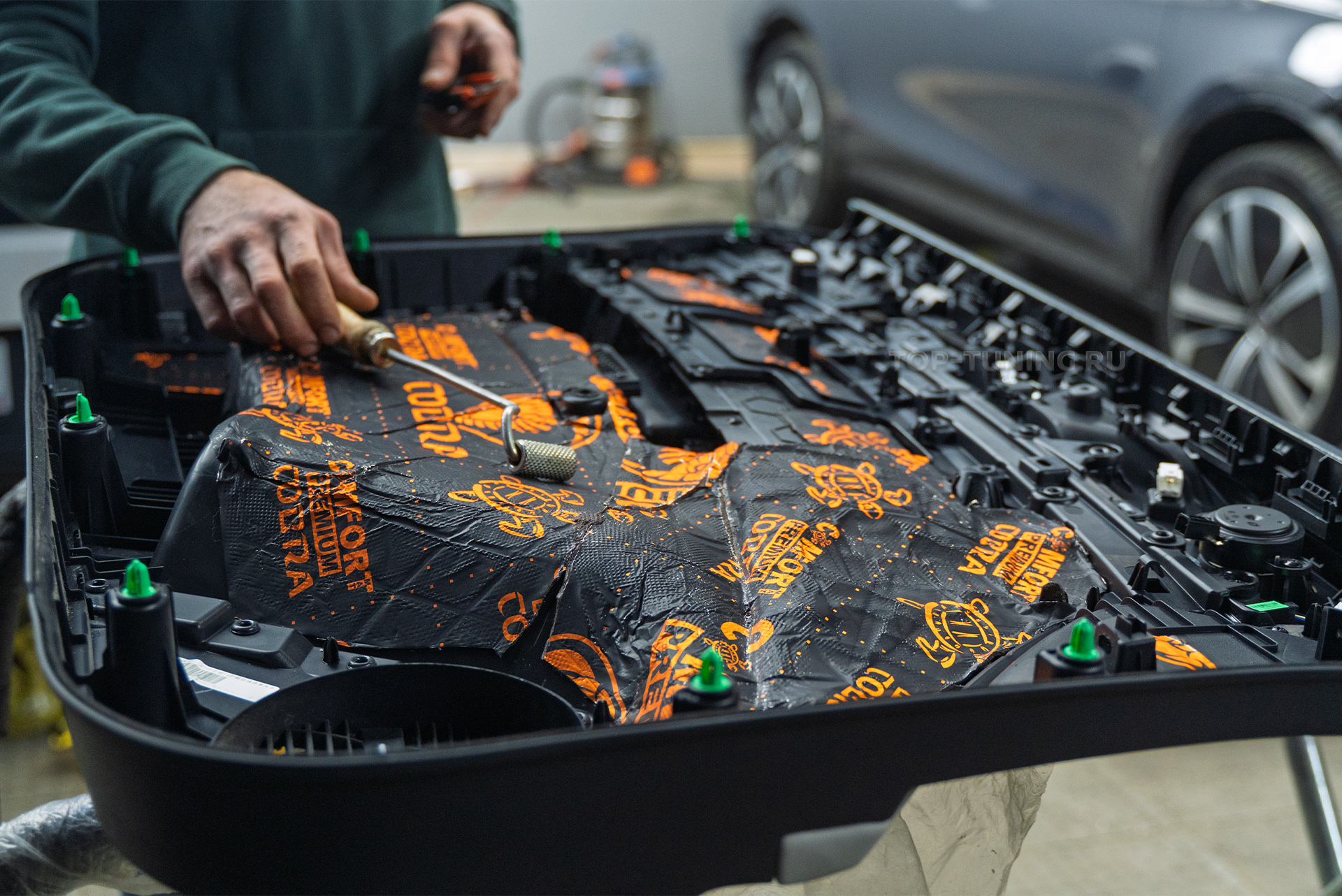 111204 Оклейка кузова сатиновой пленкой, шумоизоляция для нового BYD Tang