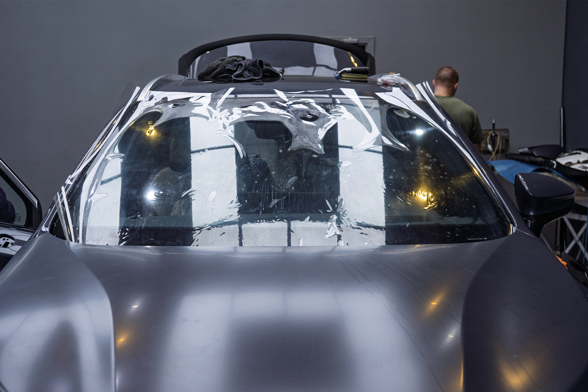 111204 Оклейка кузова сатиновой пленкой, шумоизоляция для нового BYD Tang