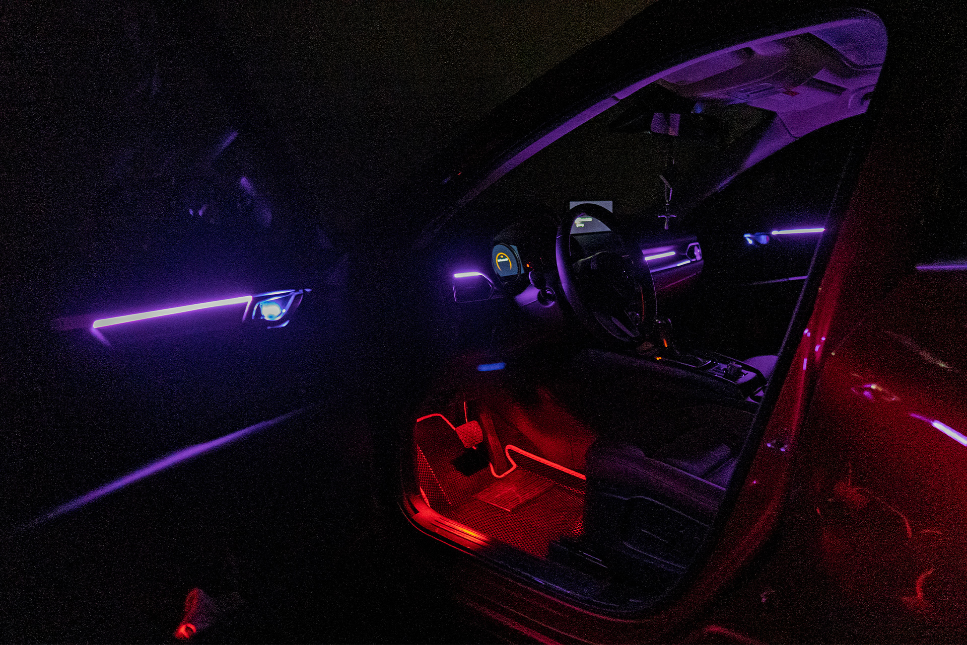 Динамическая подсветка салона Mazda CX-5 II &ndash; установка и подключение 