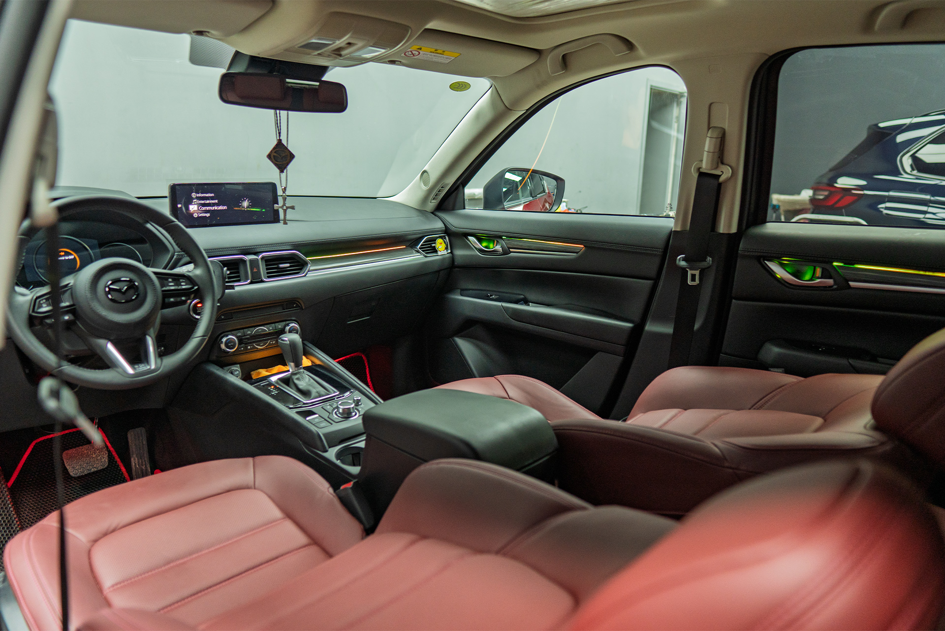 111205 Динамическая подсветка салона Mazda CX-5 II &ndash; установка и подключение