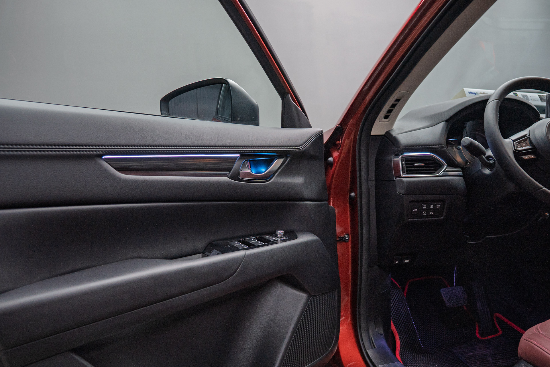 Динамическая подсветка салона Mazda CX-5 II &ndash; установка и подключение 