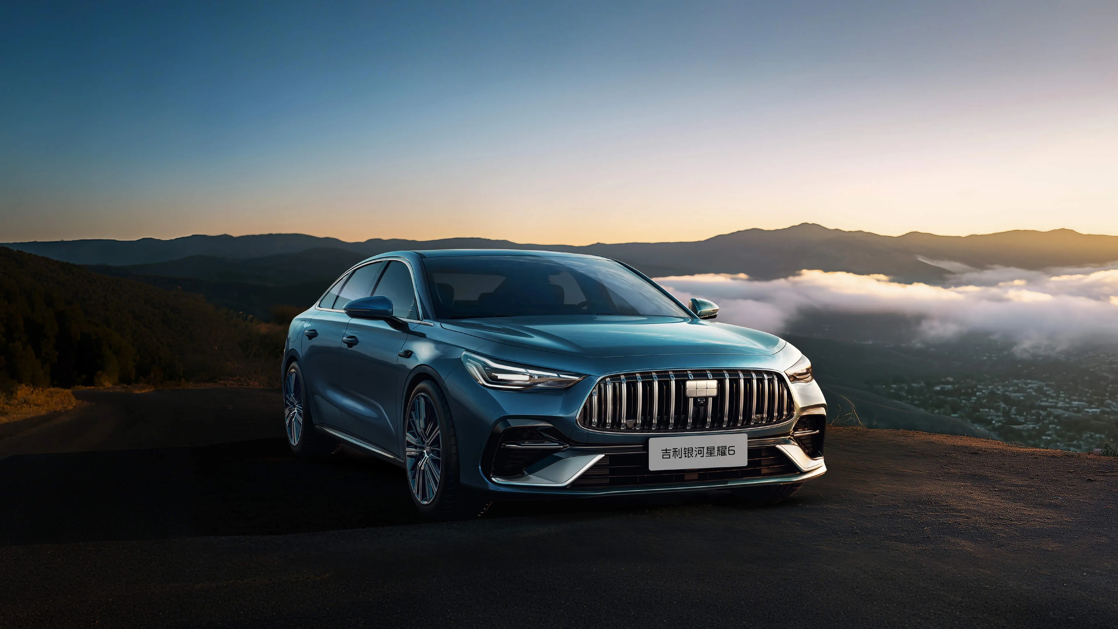 В основе обновлённой модели &mdash; 1,5 литровый двигатель мощностью 82 кВт (110 л. с.), аналогичный текущей версии. Ключевое обновление &mdash; аккумулятор ёмкостью 28,3 кВт&middot;ч. Благодаря ему запас хода на электротяге достигает 170 км (по методике CLTC). Это на 