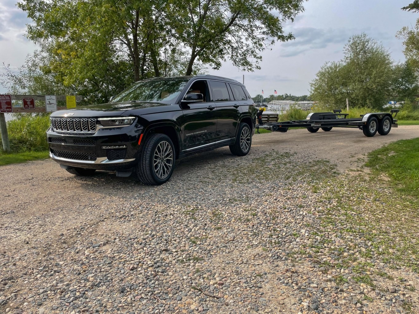 Двигатели V8 уверенно возвращаются в модельный ряд Stellantis &mdash; и, похоже, культовый внедорожник Jeep тоже готовится к триумфальному возвращению на &laquo;вечеринку&raquo;