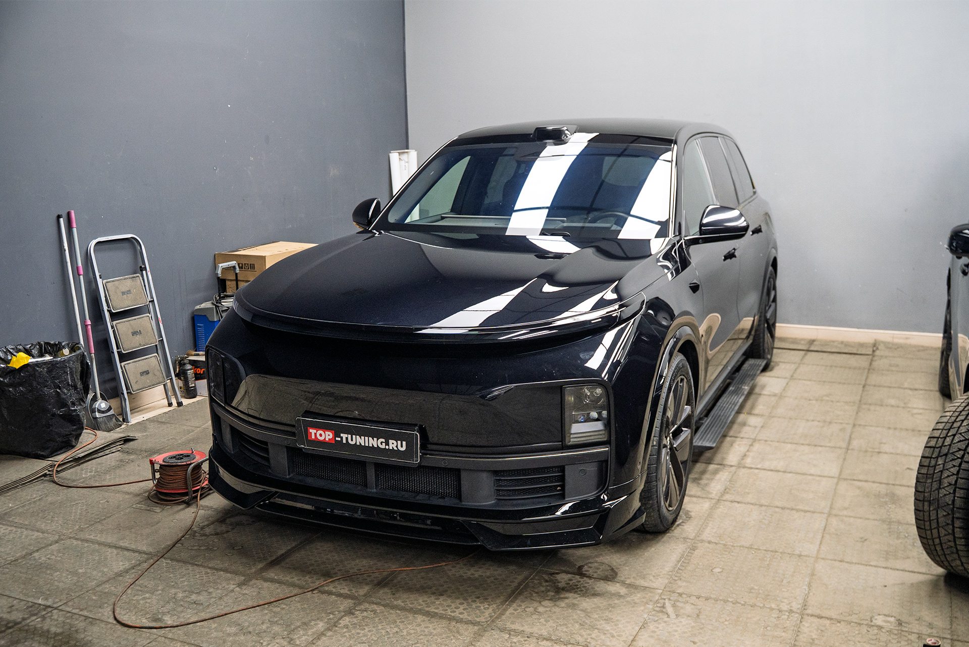 111232 Полировка лобового стекла Lixiang L9 + установка юбки переднего бампера