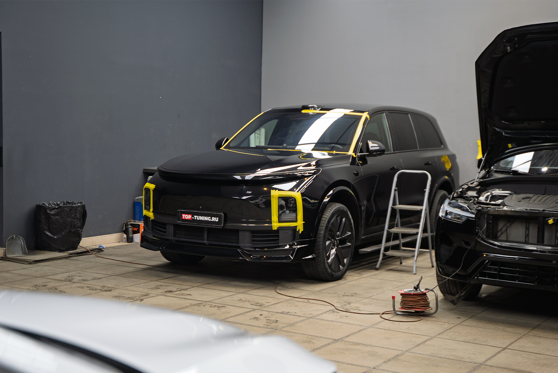 111232 Полировка лобового стекла Lixiang L9 + установка юбки переднего бампера