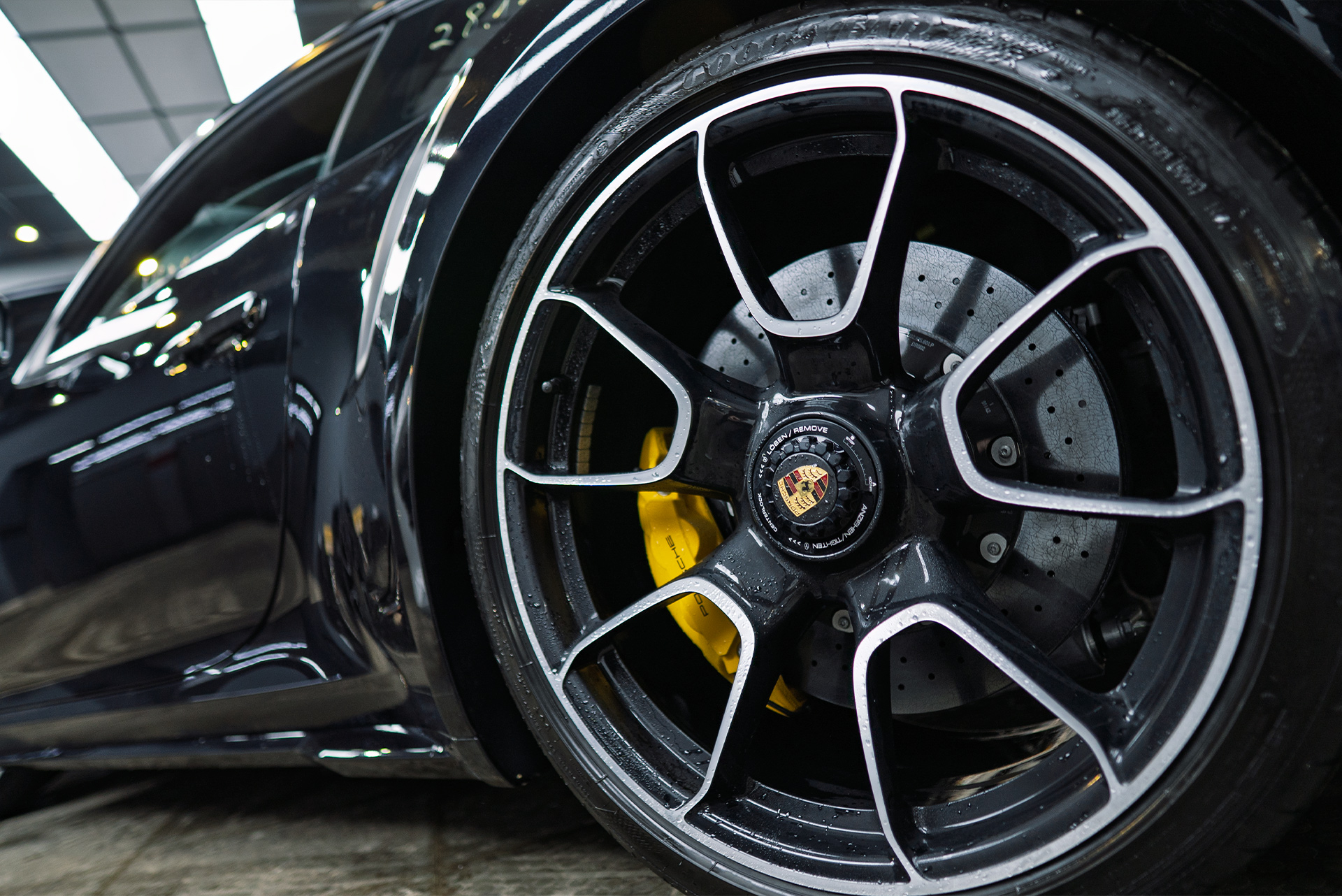 111233 Предпродажная детейлинг-подготовка Porsche 911 992 Turbo S Предпродажная детейлинг-подготовка Porsche 911 992 Turbo S