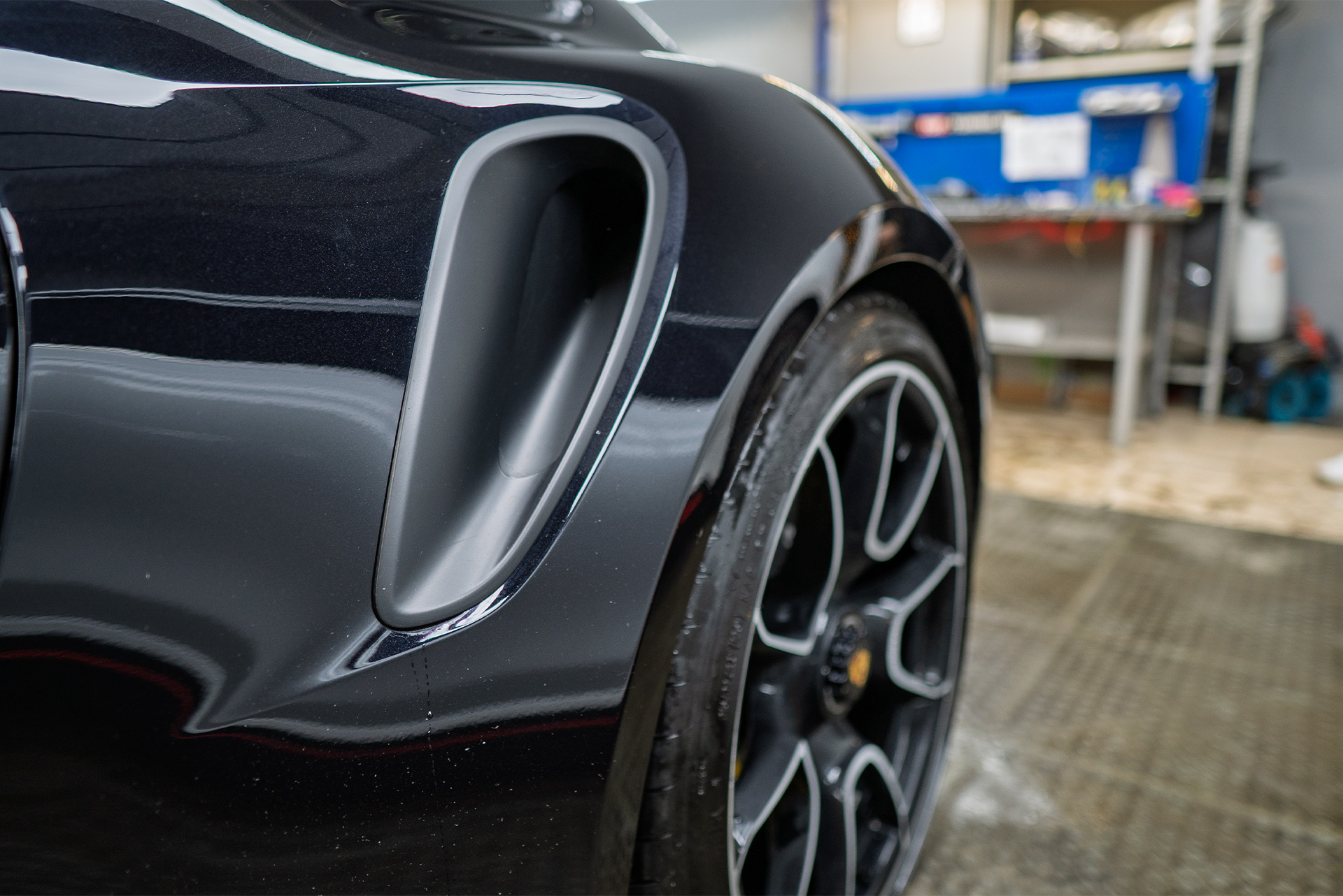 111233 Предпродажная детейлинг-подготовка Porsche 911 992 Turbo S Предпродажная детейлинг-подготовка Porsche 911 992 Turbo S