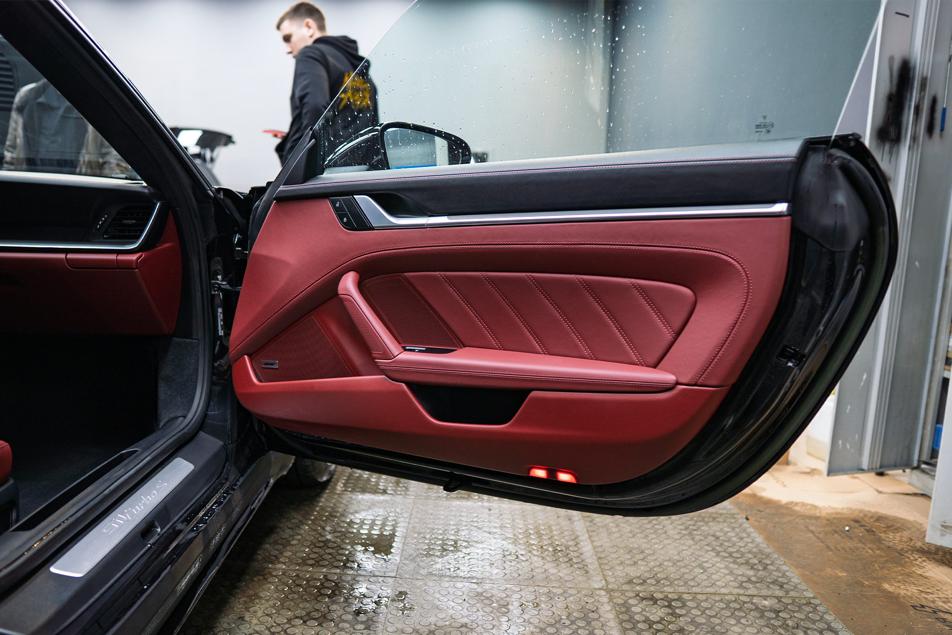 111233 Предпродажная детейлинг-подготовка Porsche 911 992 Turbo S Предпродажная детейлинг-подготовка Porsche 911 992 Turbo S