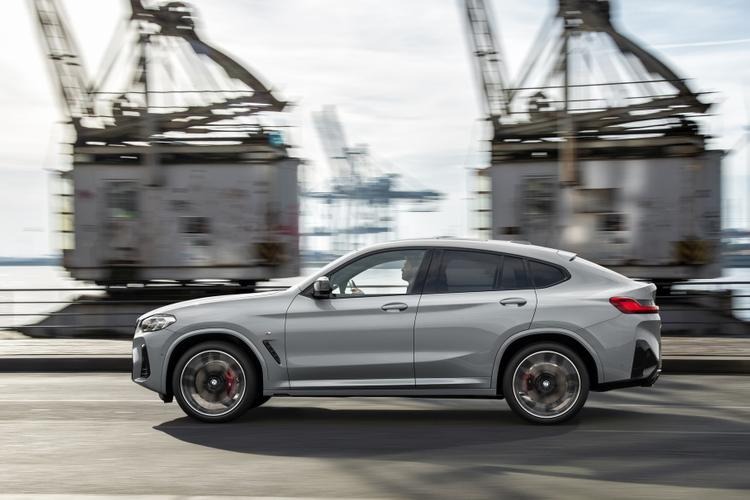 В последние месяцы такие автопроизводители, как BMW, Mercedes-Benz и Infiniti, прекратили выпуск кроссоверов-купе со спорным дизайном. Однако, как сообщает источник Motor1, BMW намерена вернуть на рынок модели X4 и X4 M.