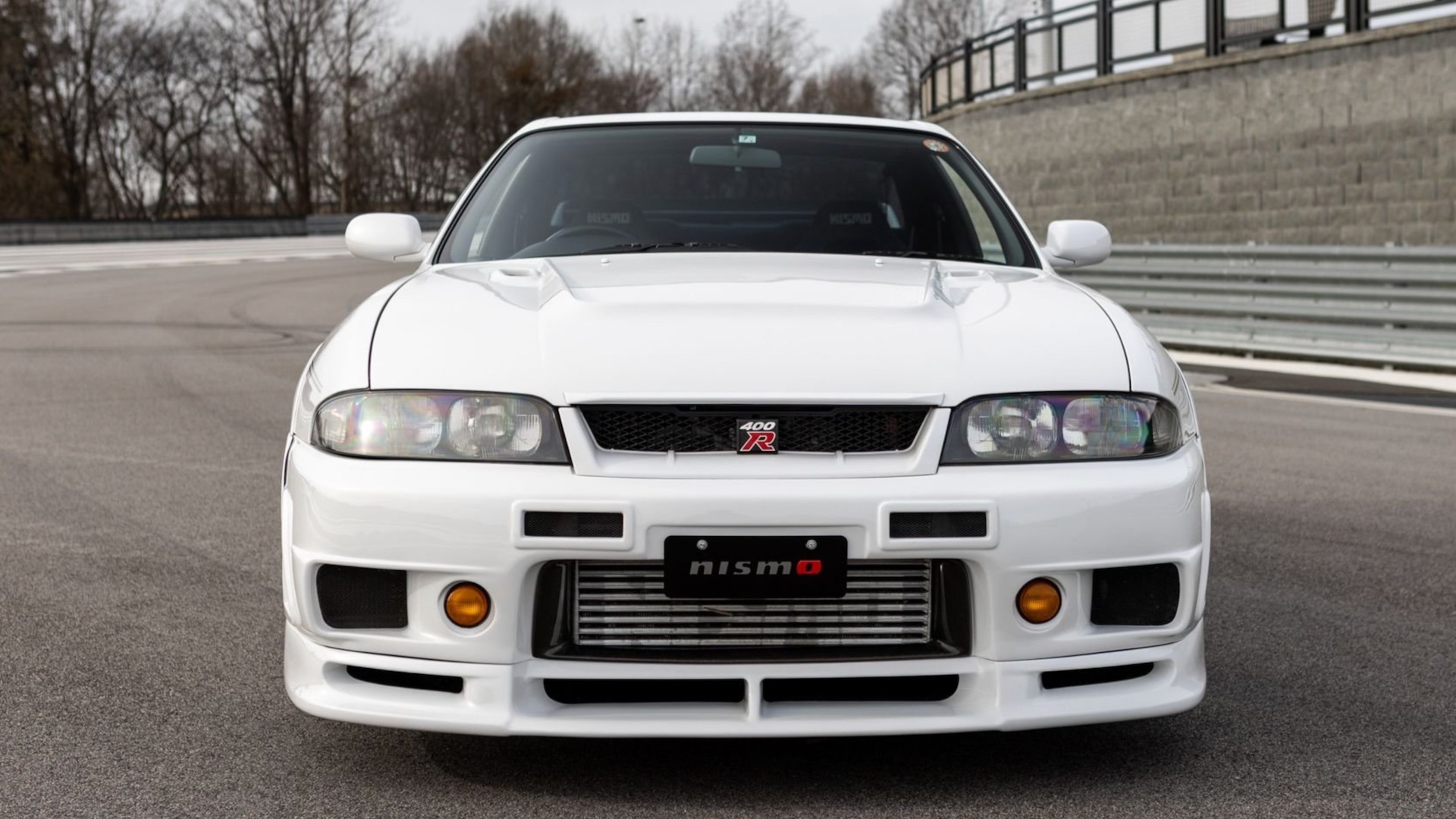 Для ценителей японских автомобилей (JDM) цена может оказаться оправданной: один из самых редких и впечатляющих вариантов Nissan Skyline?GT?R вскоре способен стать и одним из самых дорогих