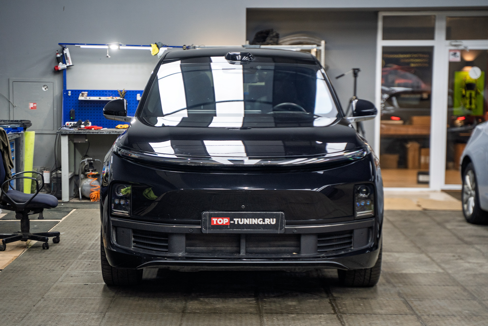 Установка адаптивных bi-LED линз в оптику Lixiang L9 111269 Установка адаптивных bi-LED линз в оптику Lixiang L9