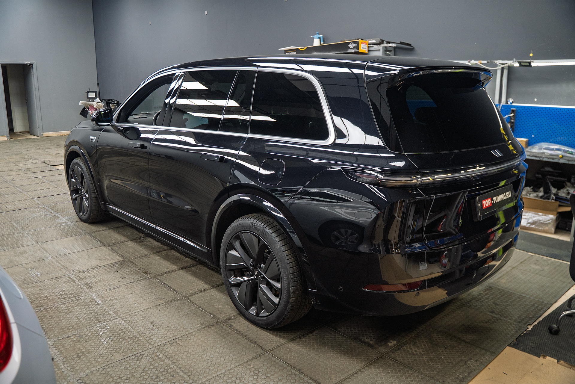 111269 Установка адаптивных bi-LED линз в оптику Lixiang L9 Установка адаптивных bi-LED линз в оптику Lixiang L9