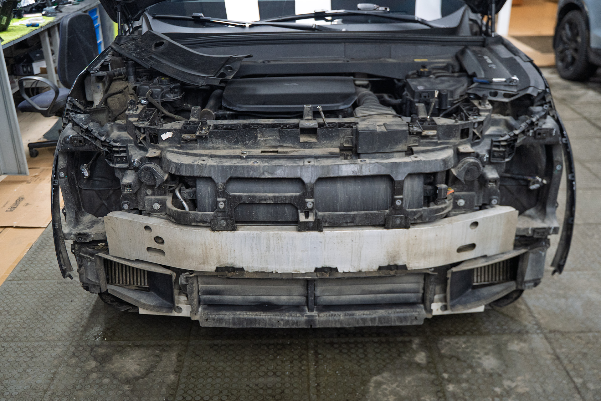 111269 Установка адаптивных bi-LED линз в оптику Lixiang L9 Установка адаптивных bi-LED линз в оптику Lixiang L9