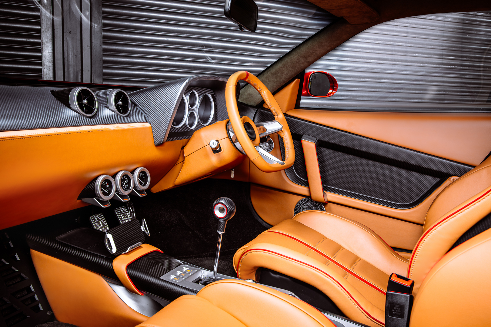 Внимание, спойлер: рестомод Ferrari F355 от британской фирмы Evoluto Automobili впечатляет &mdash; и прежде всего своим феноменальным звучанием!