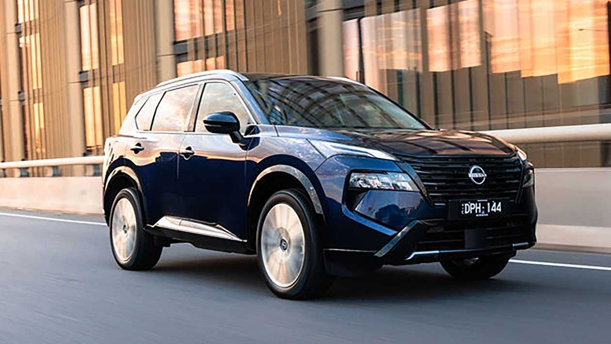 Модель прошла рестайлинг в середине жизненного цикла &mdash; разработчики внесли коррективы в дизайн, интерьер и технологическое оснащение.