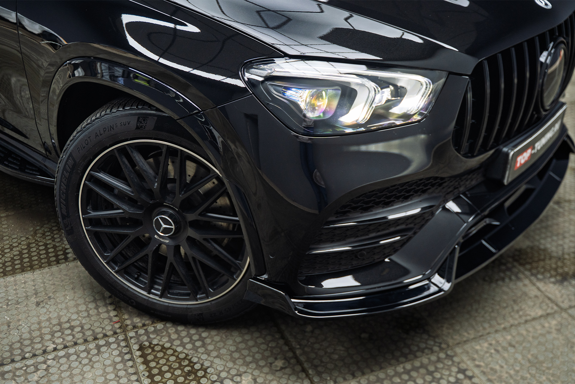 Монтаж электронного выхлопа THOR 2.0 + ECHO для Mercedes-Benz GLE V167