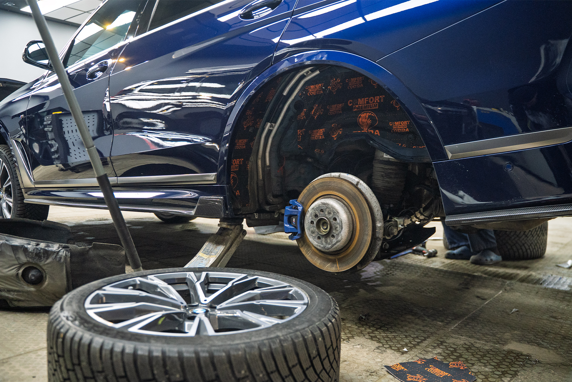 111293 Профессиональная виброизоляция колесных арок и подкрылков BMW X7 G07