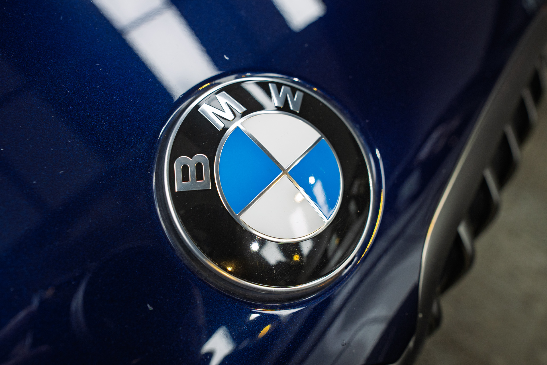 Профессиональная виброизоляция колесных арок и подкрылков BMW X7 G07