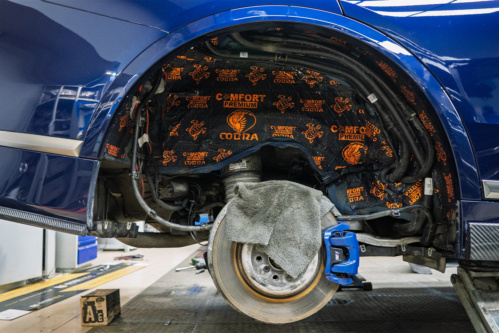 111293 Профессиональная виброизоляция колесных арок и подкрылков BMW X7 G07