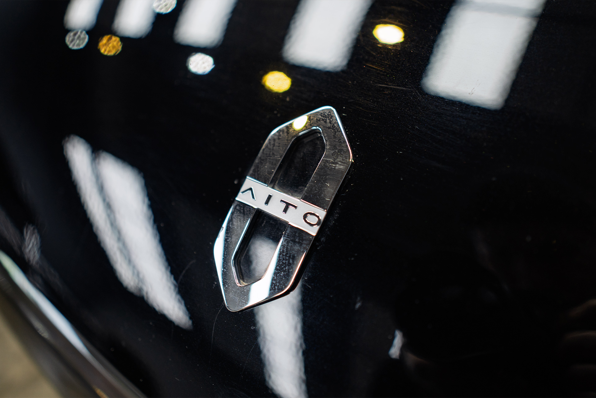 Защитная сетка в бампер + замена шильдиков для Aito M9