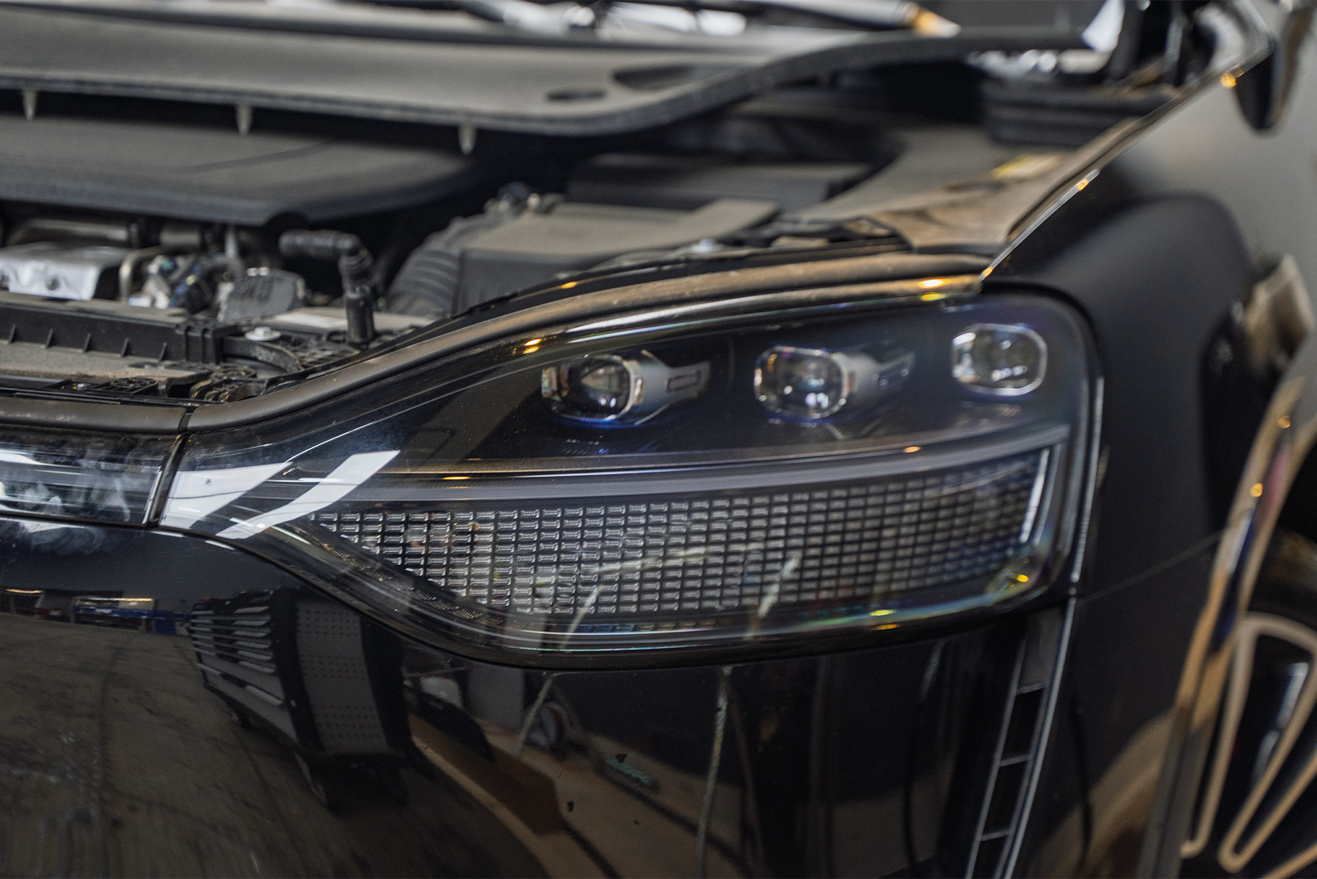 111294 Защитная сетка в бампер + замена шильдиков для Aito M9