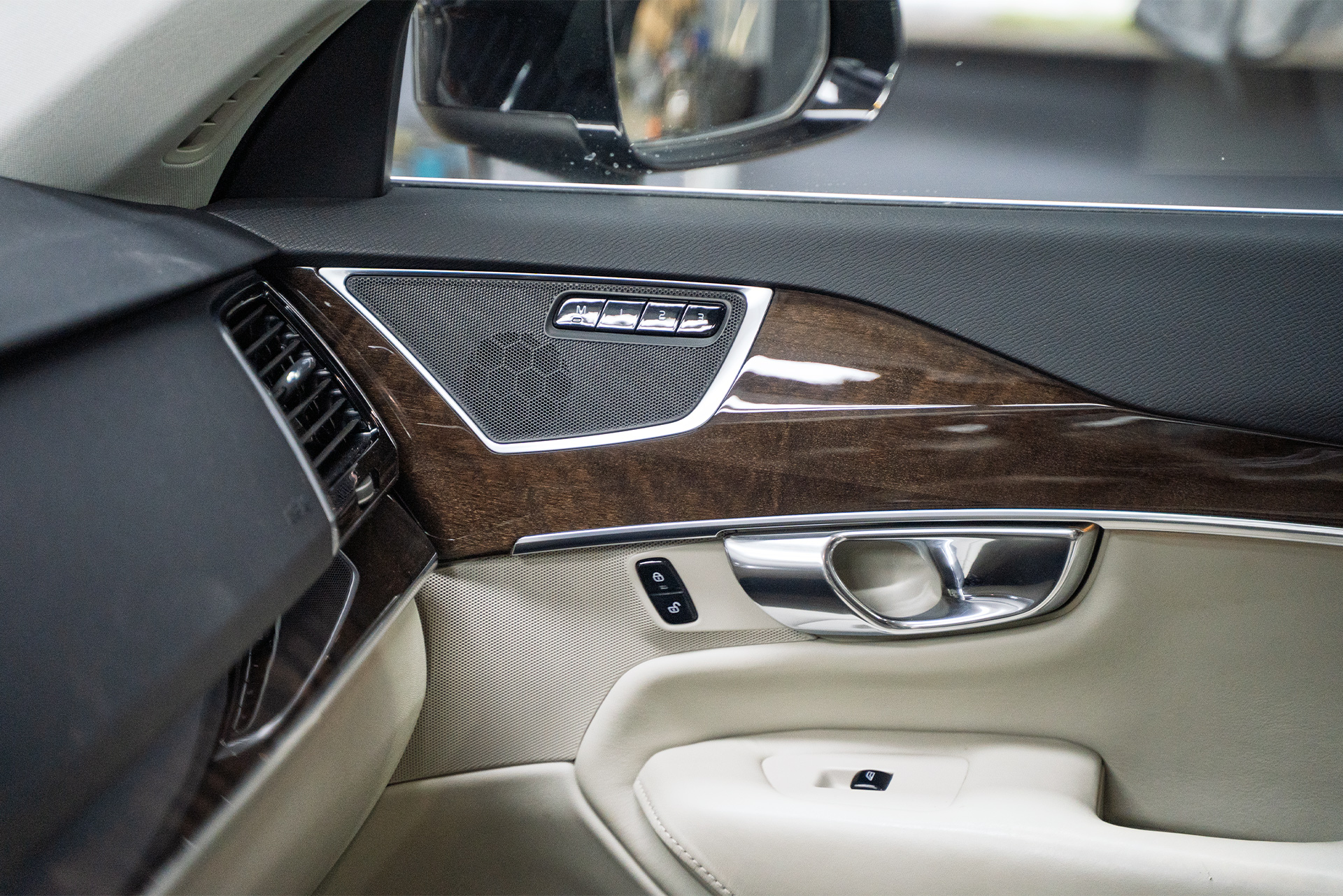 Установка системы кругового обзора Panorama V6 + дооснащение Volvo XC90 II