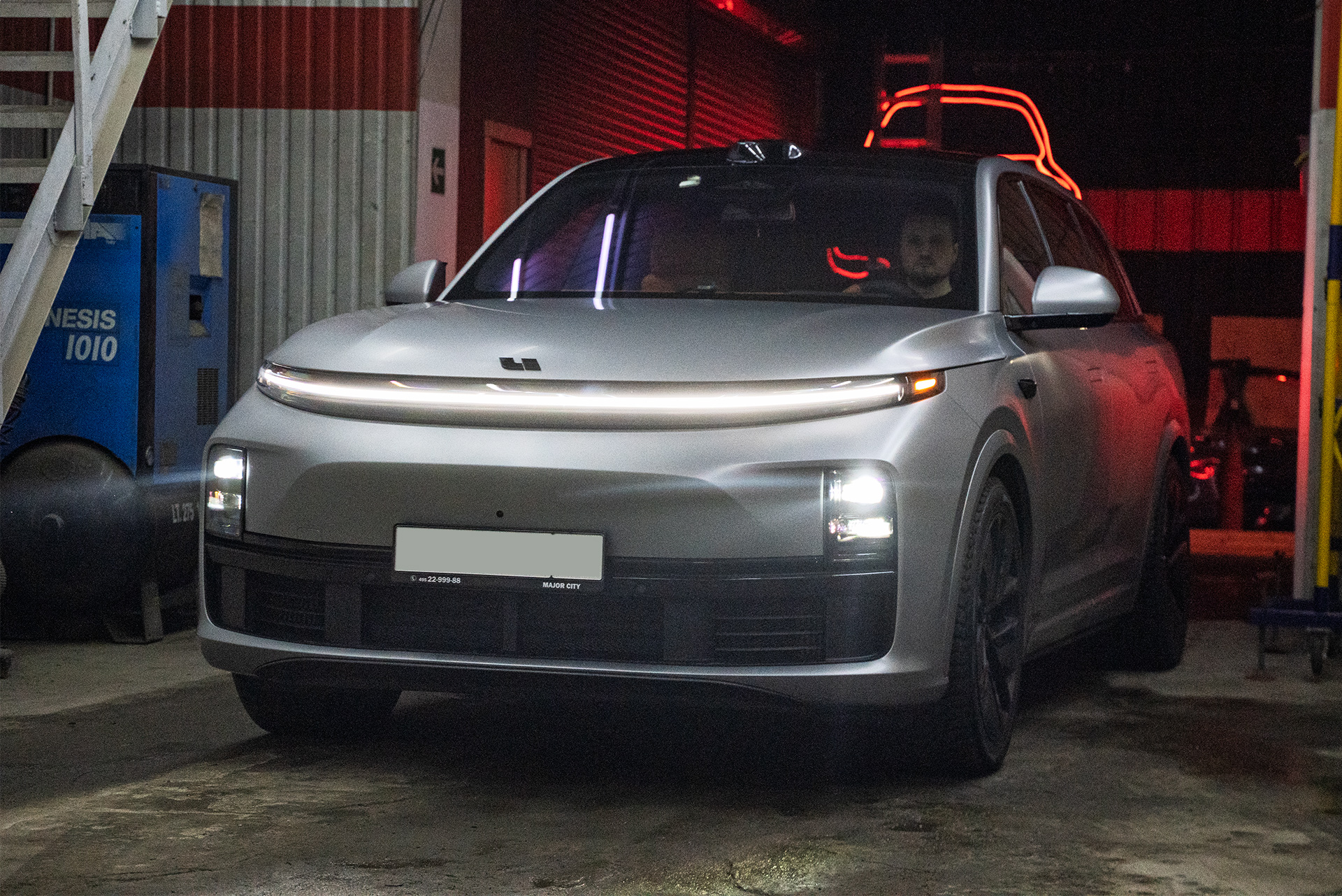 Тюнинг акустики Li Auto L7 – центральный динамик в торпедо