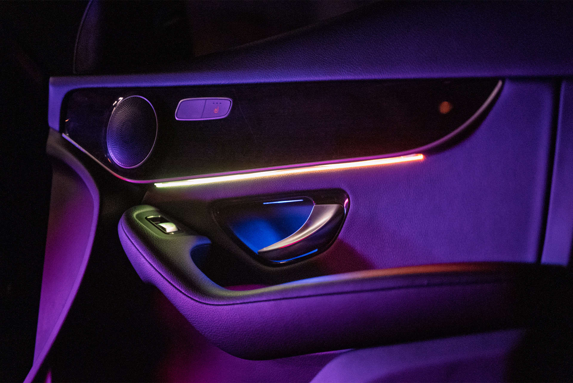 Атмосферная LED подсветка салона для Mercedes-Benz GLC