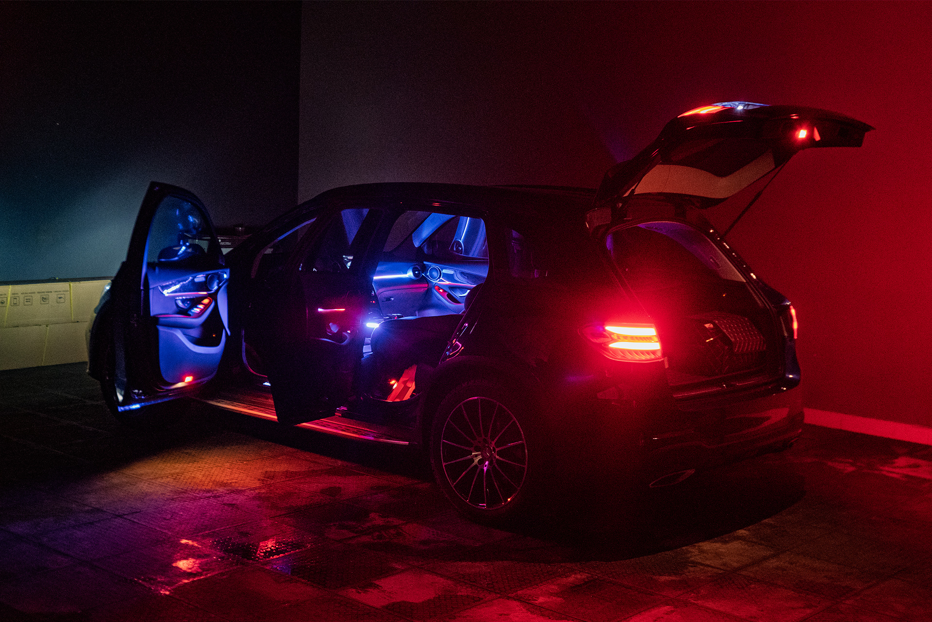 Атмосферная LED подсветка салона для Mercedes-Benz GLC