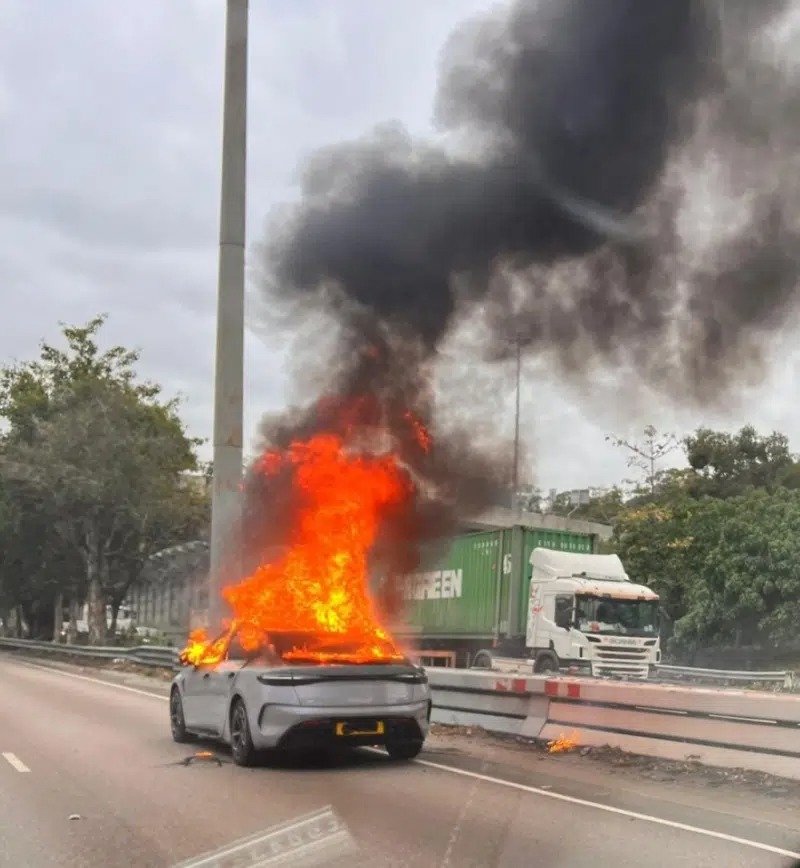 3 марта 2026 года на дороге Туен Мун (Гонконг) произошёл инцидент с серебристым электрическим седаном BYD Seal
