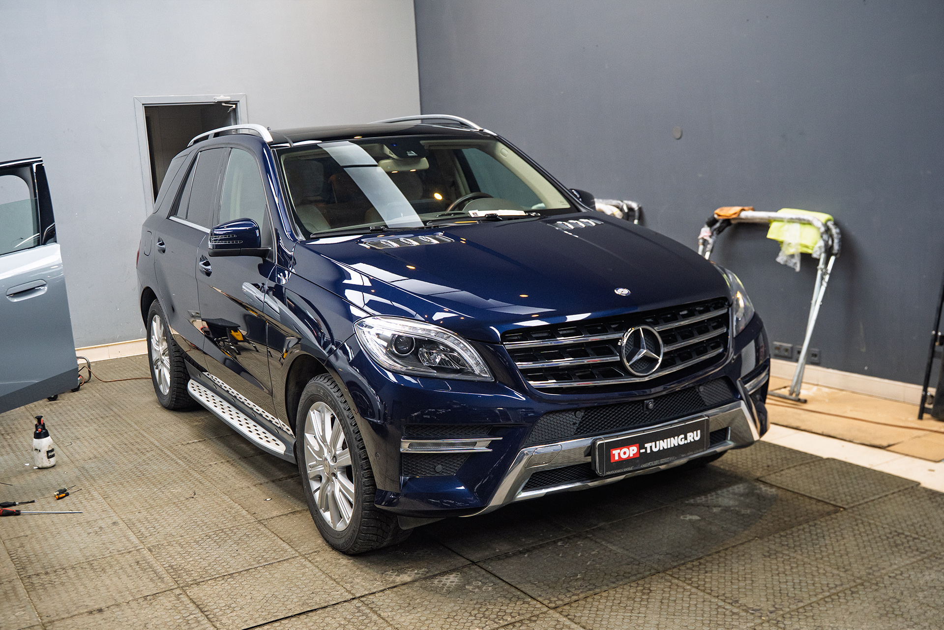 Детейлинг кузова и салона Mercedes-Benz M III – PDR, полировка и химчистка