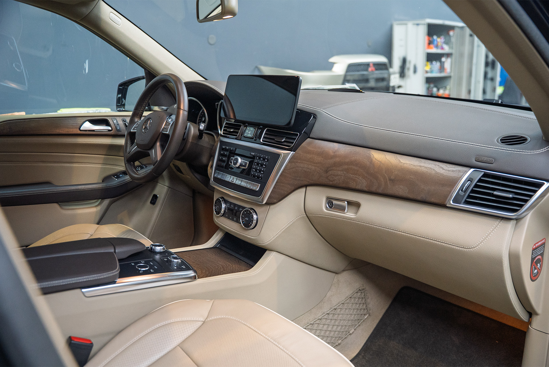 Детейлинг кузова и салона Mercedes-Benz ML III &ndash; PDR, полировка и химчистка 