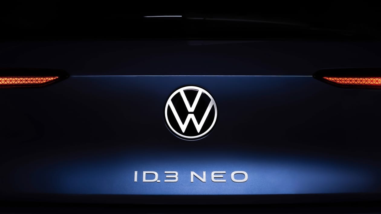 О грядущих изменениях сообщил Мартин Сандер, член правления Volkswagen по продажам, маркетингу и послепродажному обслуживанию.