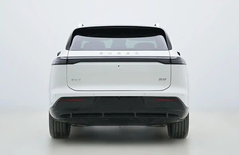 Министерство промышленности и информационных технологий Китая (MIIT) представило изображения электрического внедорожника Exeed EX7 &mdash; модели премиум?класса от бренда Chery Exeed