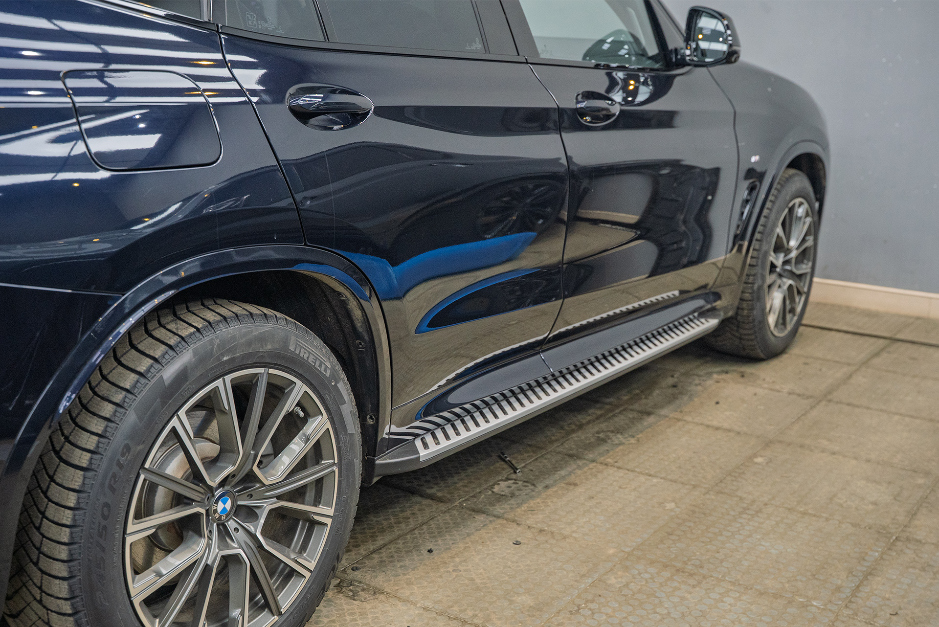 Монтаж силовых порогов-ступеней для BMW X3 G01 рестайлинг 