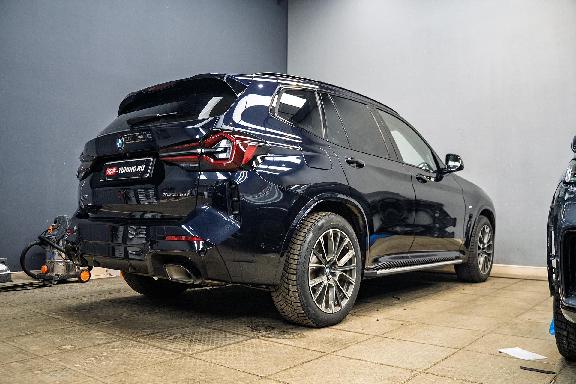 111379 Монтаж силовых порогов-ступеней для BMW X3 G01 рестайлинг