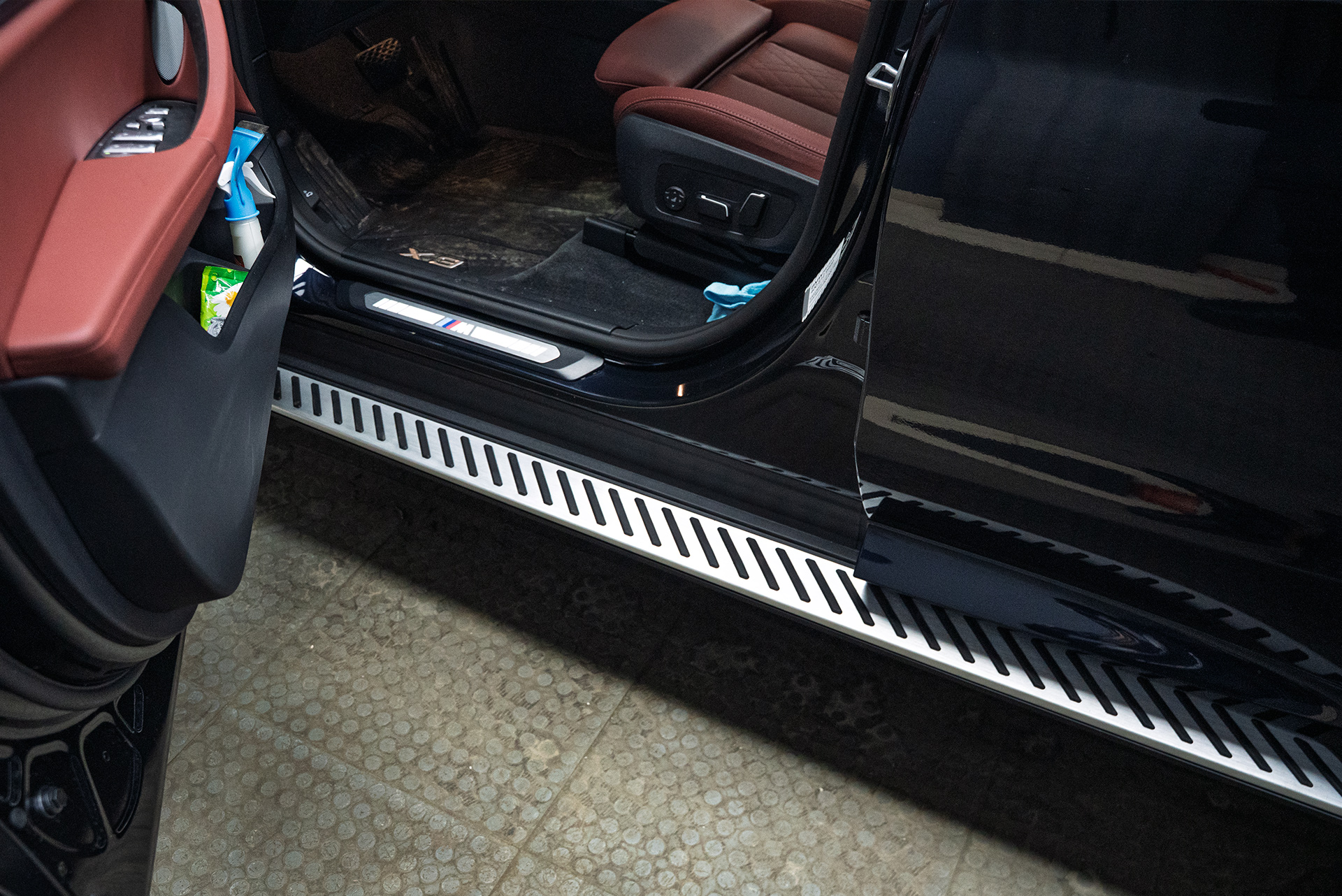 Монтаж силовых порогов-ступеней для BMW X3 G01 рестайлинг 