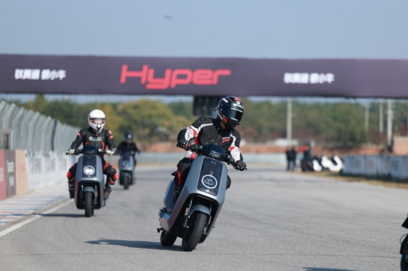 Электромотоцикл Niu стоимостью 360 000 рублей установил новый рекорд на автодроме Формулы-1 в Шанхае