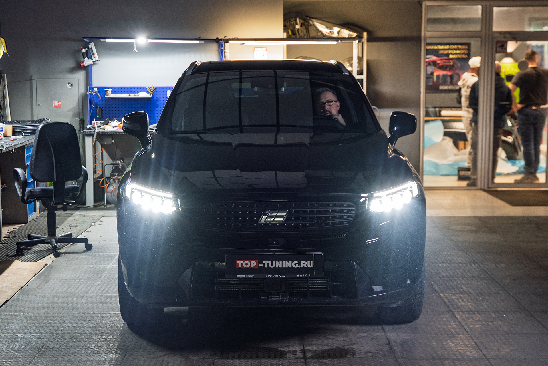 Тюнинг фар Knewstar 001 &ndash; яркие LED линзы Constructor Beam