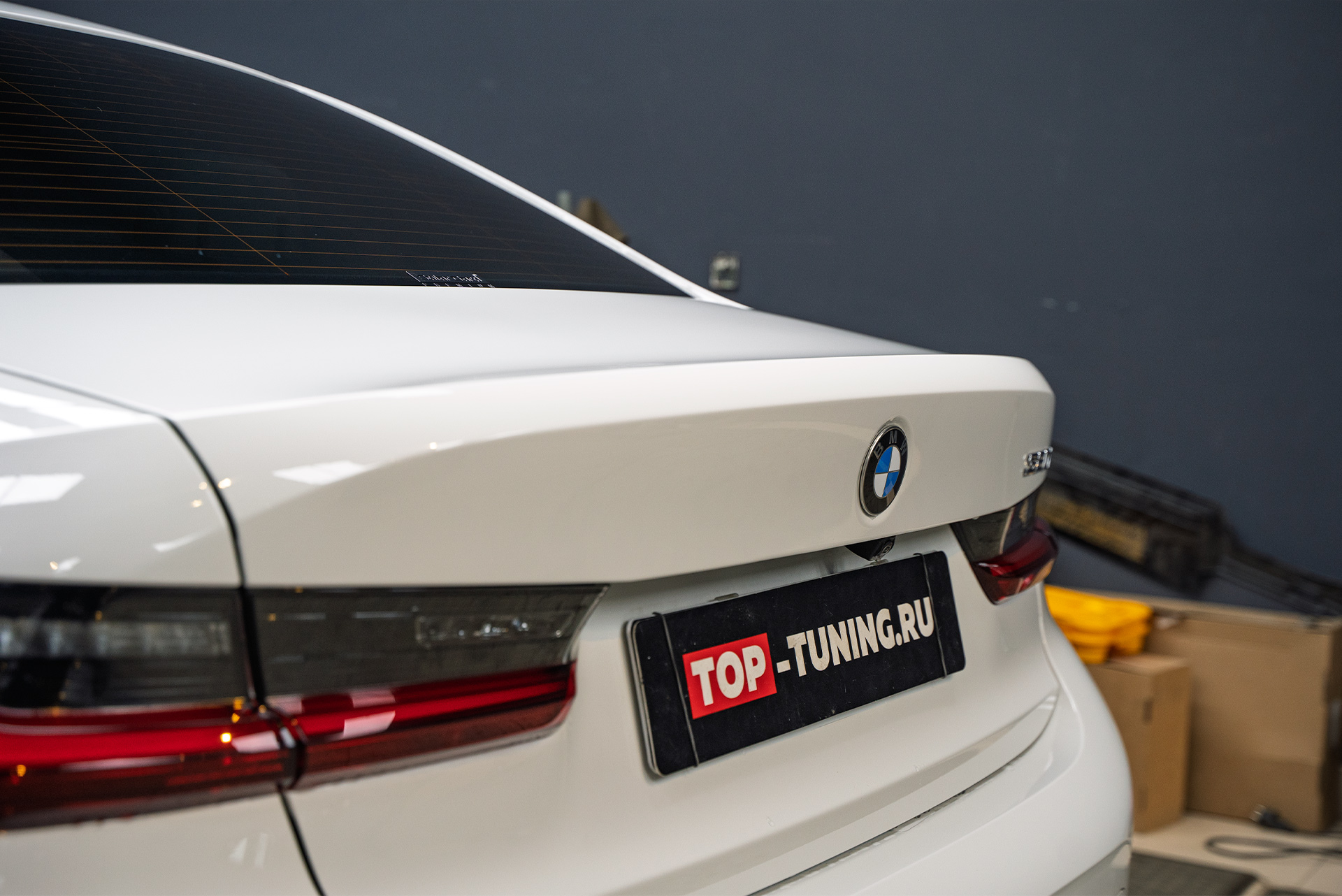 111399 Установка спойлера GT на крышку багажника BMW 3 серии G20 рестайлинг