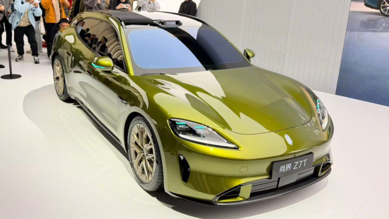 SAIC &mdash; совместный проект государственного китайского автопроизводителя SAIC и Huawei. Внутреннее название бренда &mdash; Shangjie. Официально название пишется заглавными буквами, однако в данном тексте используется стандартное написание, чтобы избежать пут