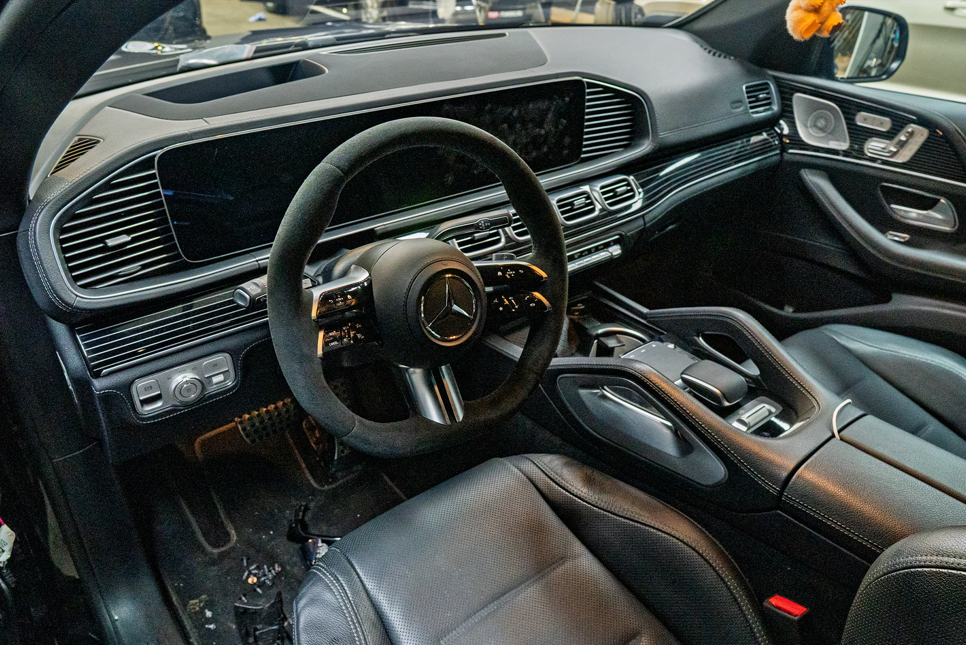 111406 Монтаж электронных доводчиков в двери нового Mercedes-Benz GLE Coupe