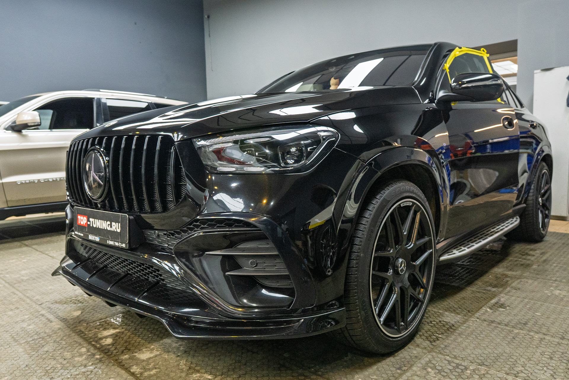 111406 Монтаж электронных доводчиков в двери нового Mercedes-Benz GLE Coupe