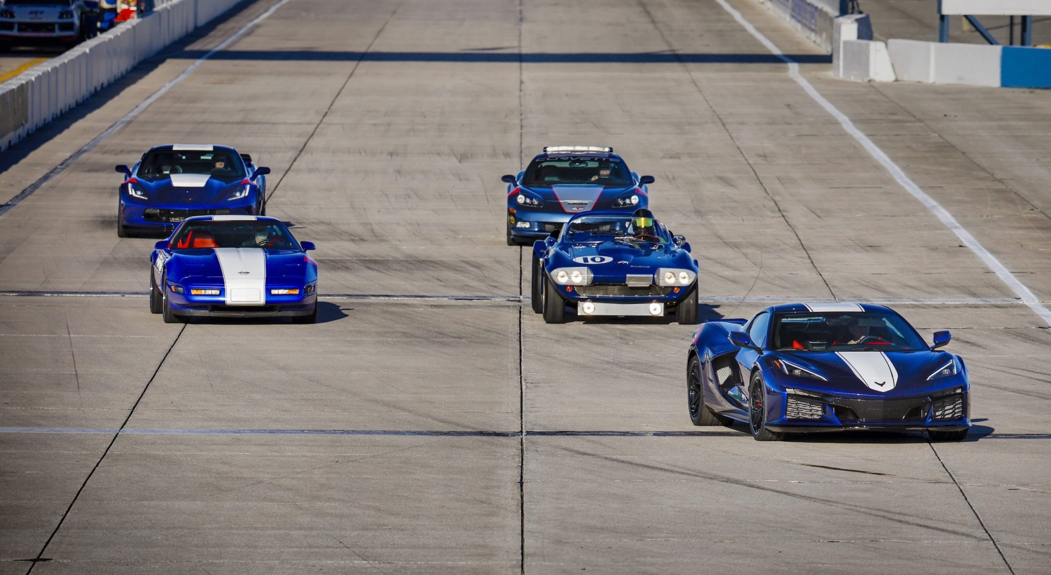 2027 Chevrolet Corvette Grand Sport – это реальный автомобиль, и он получает новый двигатель V8