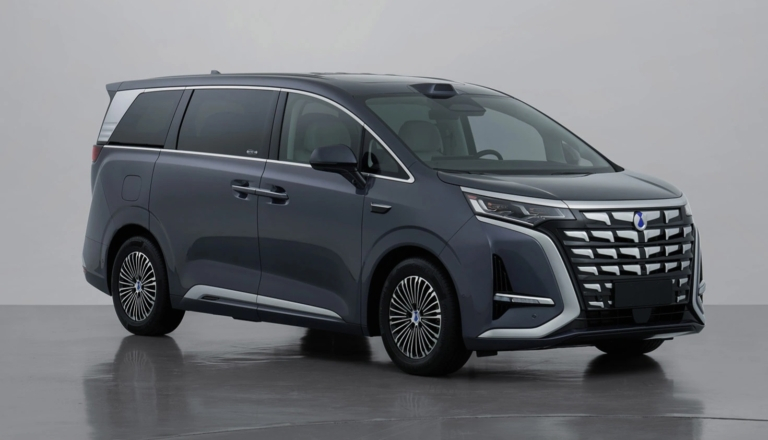 Предварительные продажи обновлённого минивэна Denza D9 (производитель?&mdash; BYD) стартуют 29 марта 2026 года