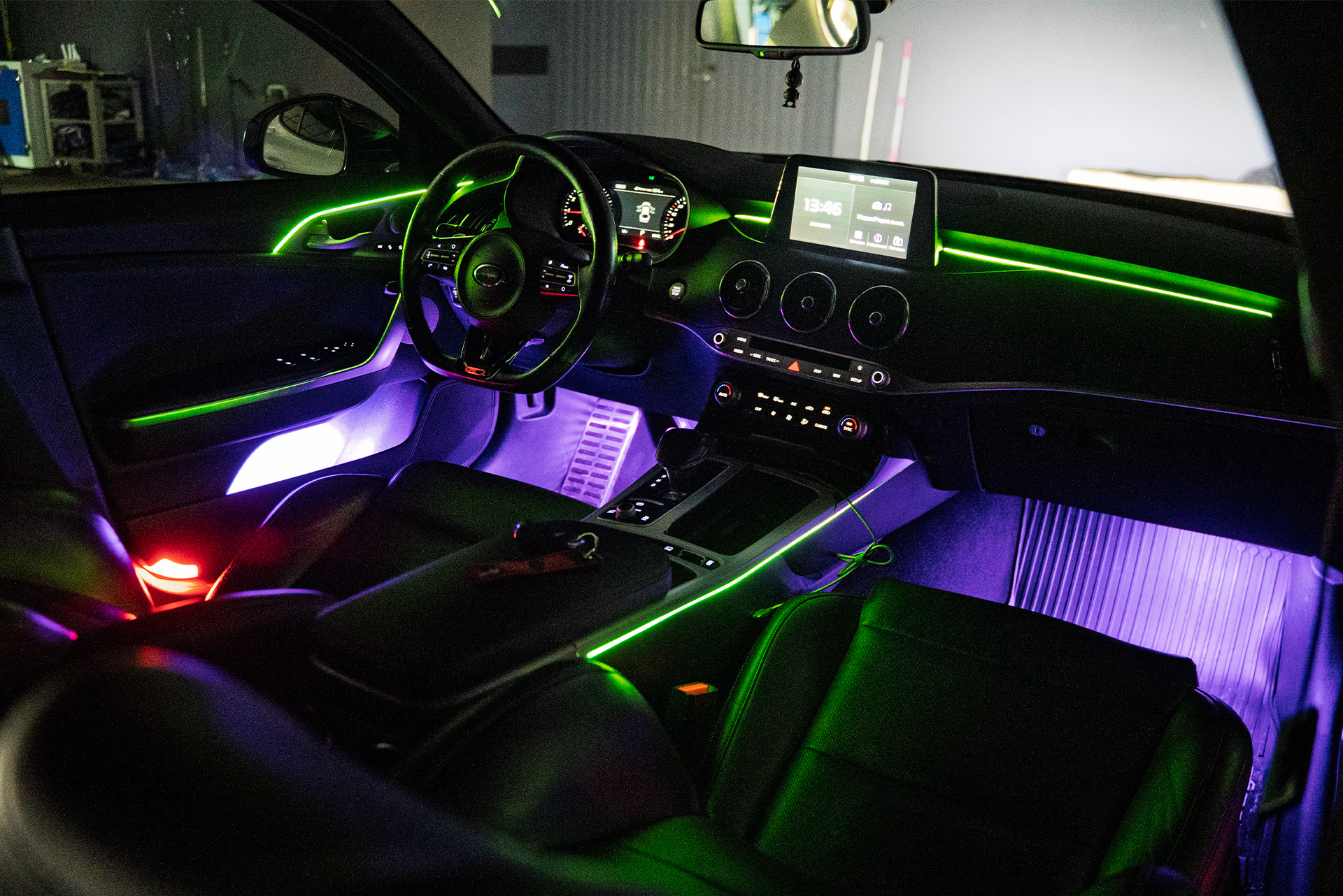 Монтаж тюнинг-обвеса и LED-подсветка салона Kia Stinger 111429 Монтаж тюнинг-обвеса и LED-подсветка салона Kia Stinger